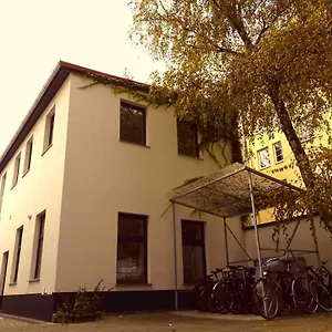 Studio U Parkplatz, Zentrale Ruhelage Neben Grünoase Apartment Wien